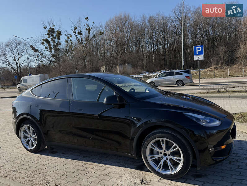 Позашляховик / Кросовер Tesla Model Y 2024 в Львові