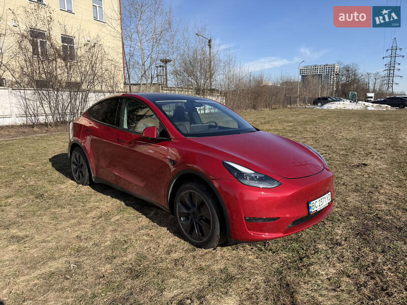 Tesla Model Y 2023