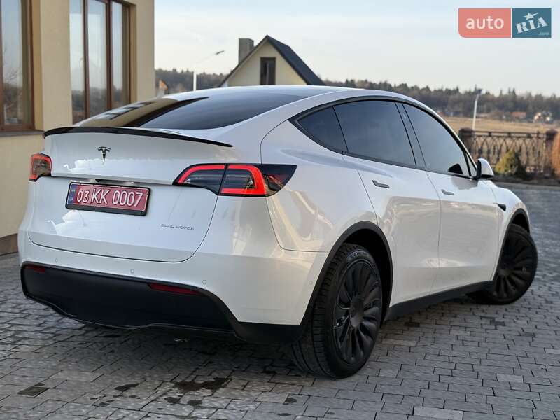 Позашляховик / Кросовер Tesla Model Y 2021 в Дрогобичі