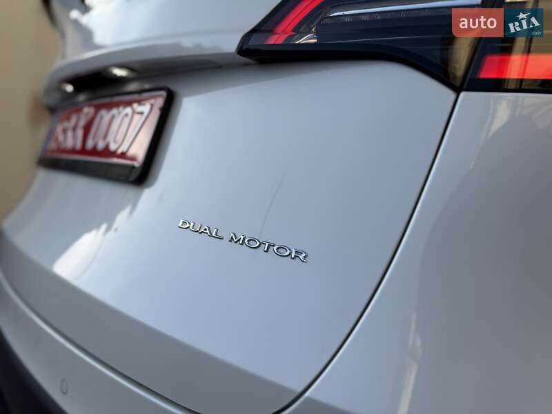 Позашляховик / Кросовер Tesla Model Y 2021 в Дрогобичі