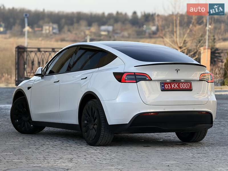 Позашляховик / Кросовер Tesla Model Y 2021 в Дрогобичі