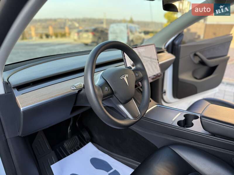 Позашляховик / Кросовер Tesla Model Y 2021 в Дрогобичі