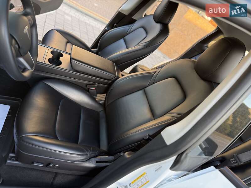 Позашляховик / Кросовер Tesla Model Y 2021 в Дрогобичі