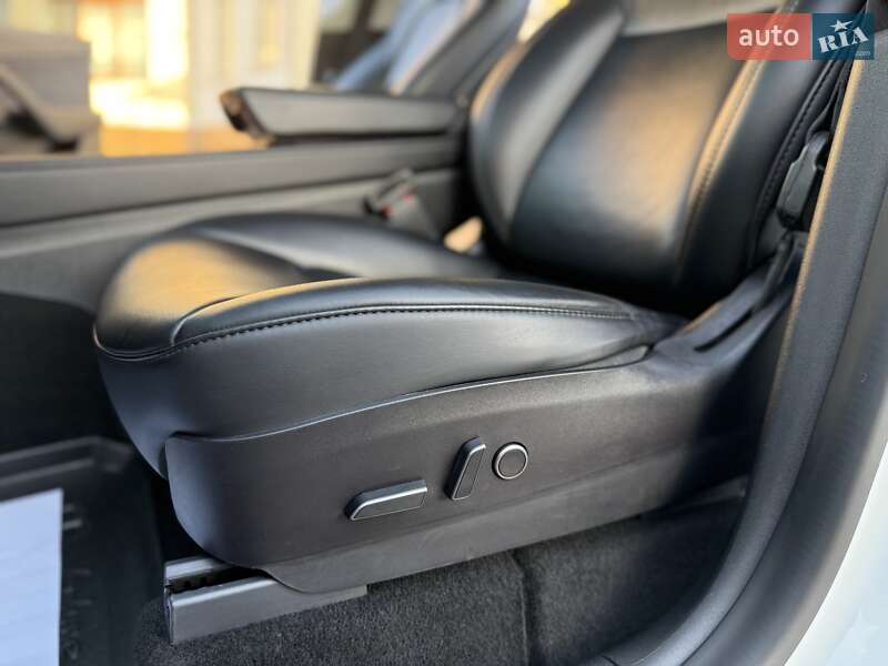 Позашляховик / Кросовер Tesla Model Y 2021 в Дрогобичі