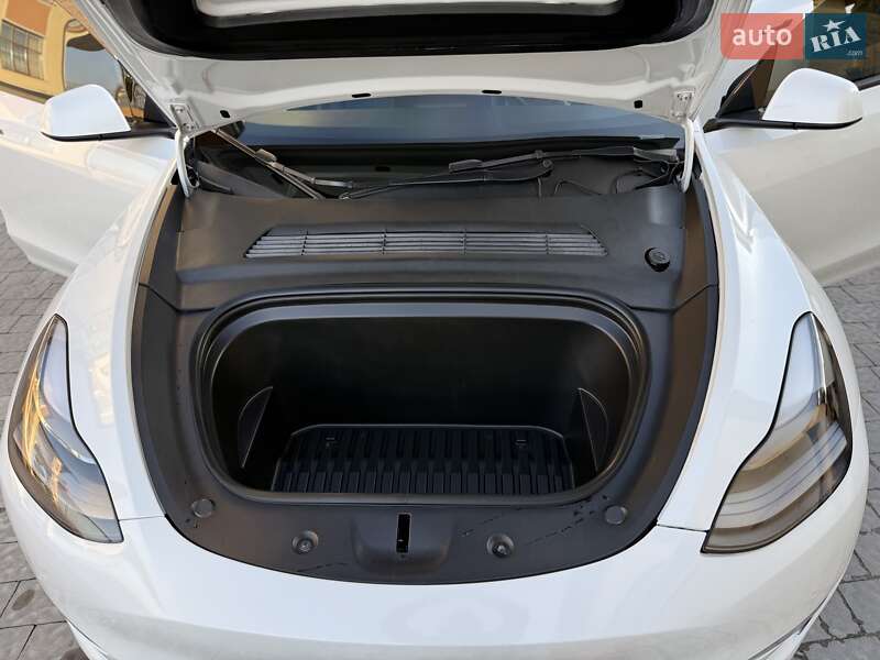 Позашляховик / Кросовер Tesla Model Y 2021 в Дрогобичі