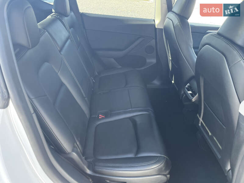 Позашляховик / Кросовер Tesla Model Y 2023 в Львові