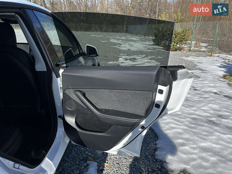 Позашляховик / Кросовер Tesla Model Y 2023 в Львові
