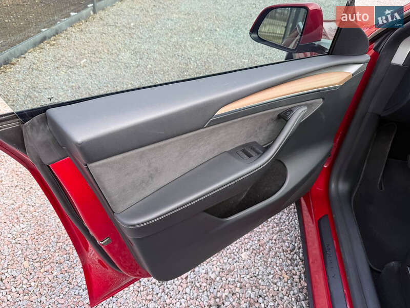 Позашляховик / Кросовер Tesla Model Y 2023 в Стрию