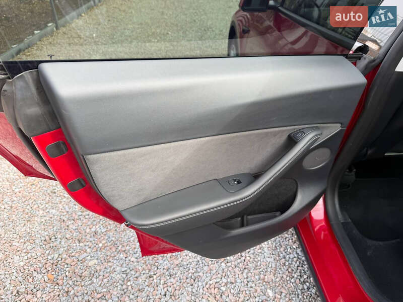 Позашляховик / Кросовер Tesla Model Y 2023 в Стрию