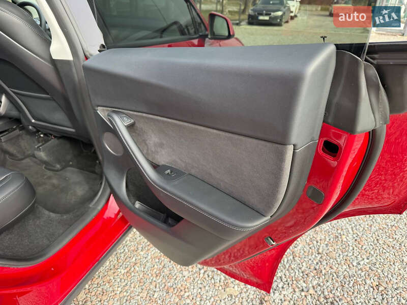 Позашляховик / Кросовер Tesla Model Y 2023 в Стрию