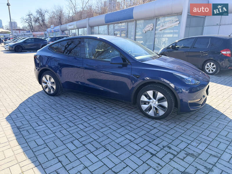 Позашляховик / Кросовер Tesla Model Y 2023 в Дніпрі
