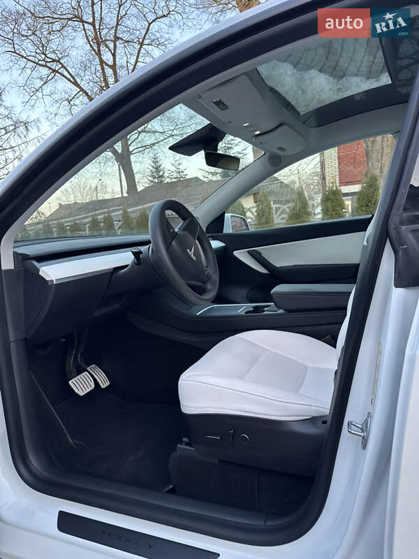 Позашляховик / Кросовер Tesla Model Y 2021 в Львові