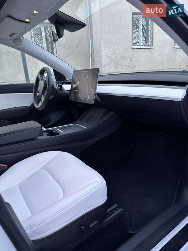 Позашляховик / Кросовер Tesla Model Y 2021 в Львові