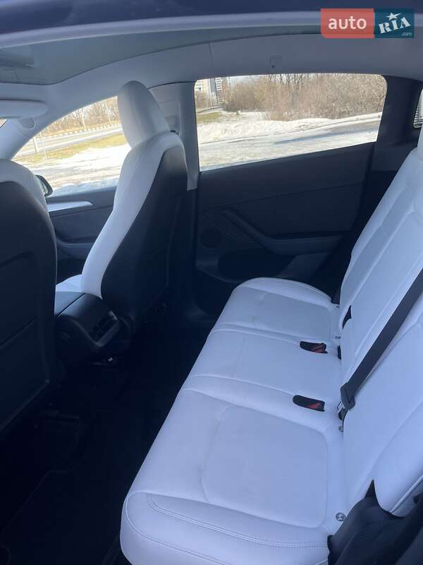 Позашляховик / Кросовер Tesla Model Y 2024 в Харкові