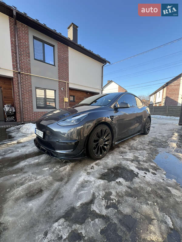Внедорожник / Кроссовер Tesla Model Y 2022 в Киеве