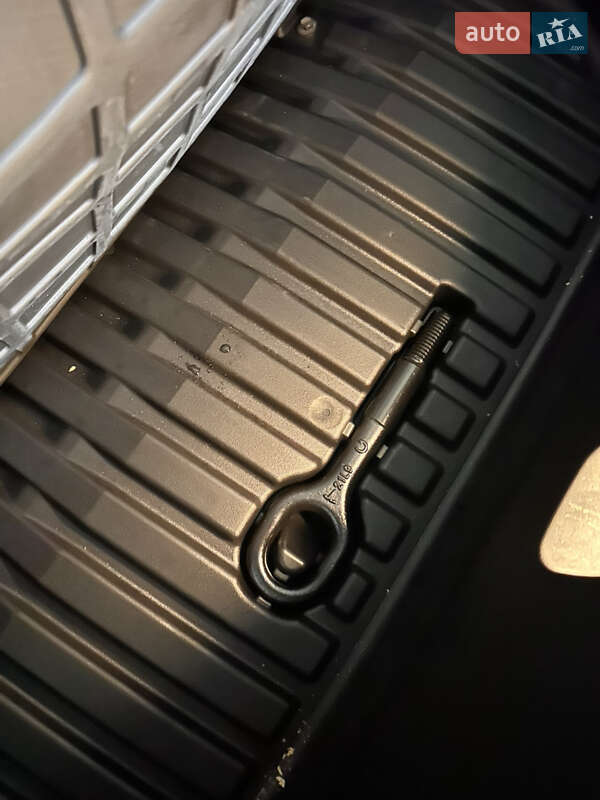 Позашляховик / Кросовер Tesla Model Y 2022 в Дніпрі фото 12 Позашляховик / Кросовер Tesla Model Y 2022 в Дніпрі