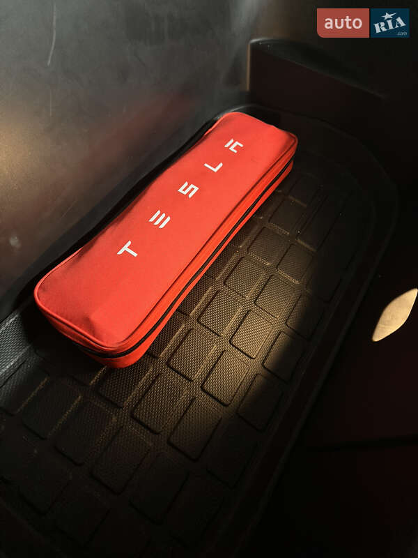 Позашляховик / Кросовер Tesla Model Y 2022 в Дніпрі фото 11 Позашляховик / Кросовер Tesla Model Y 2022 в Дніпрі