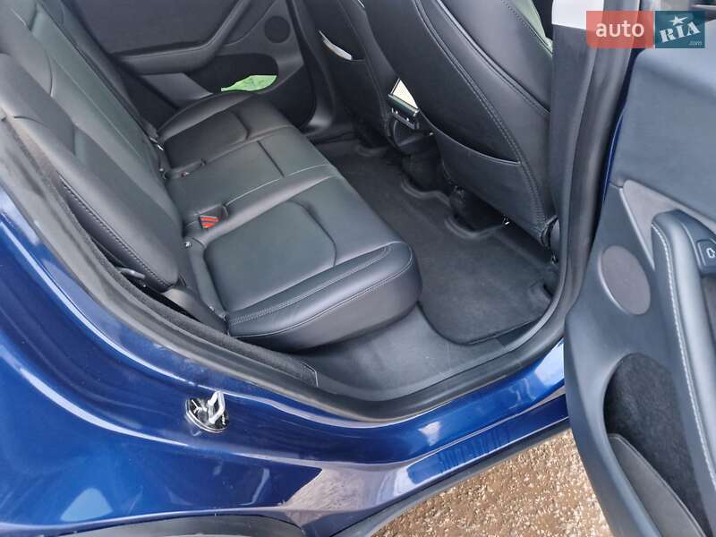 Позашляховик / Кросовер Tesla Model Y 2023 в Тернополі