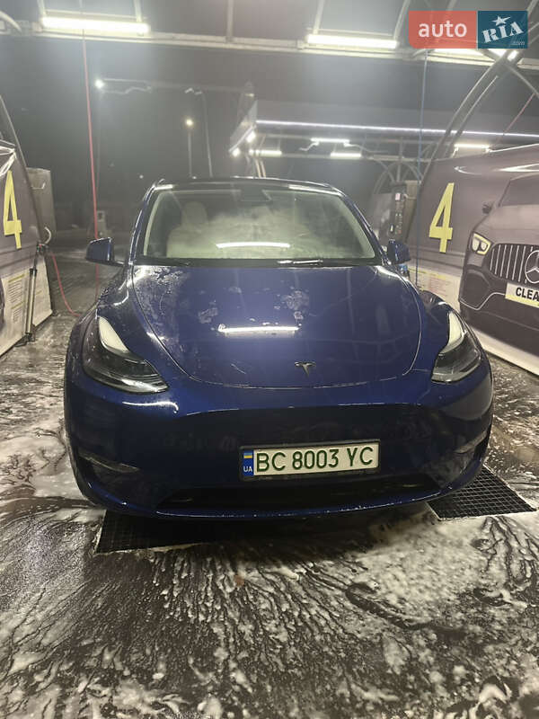 Tesla Model Y 2021