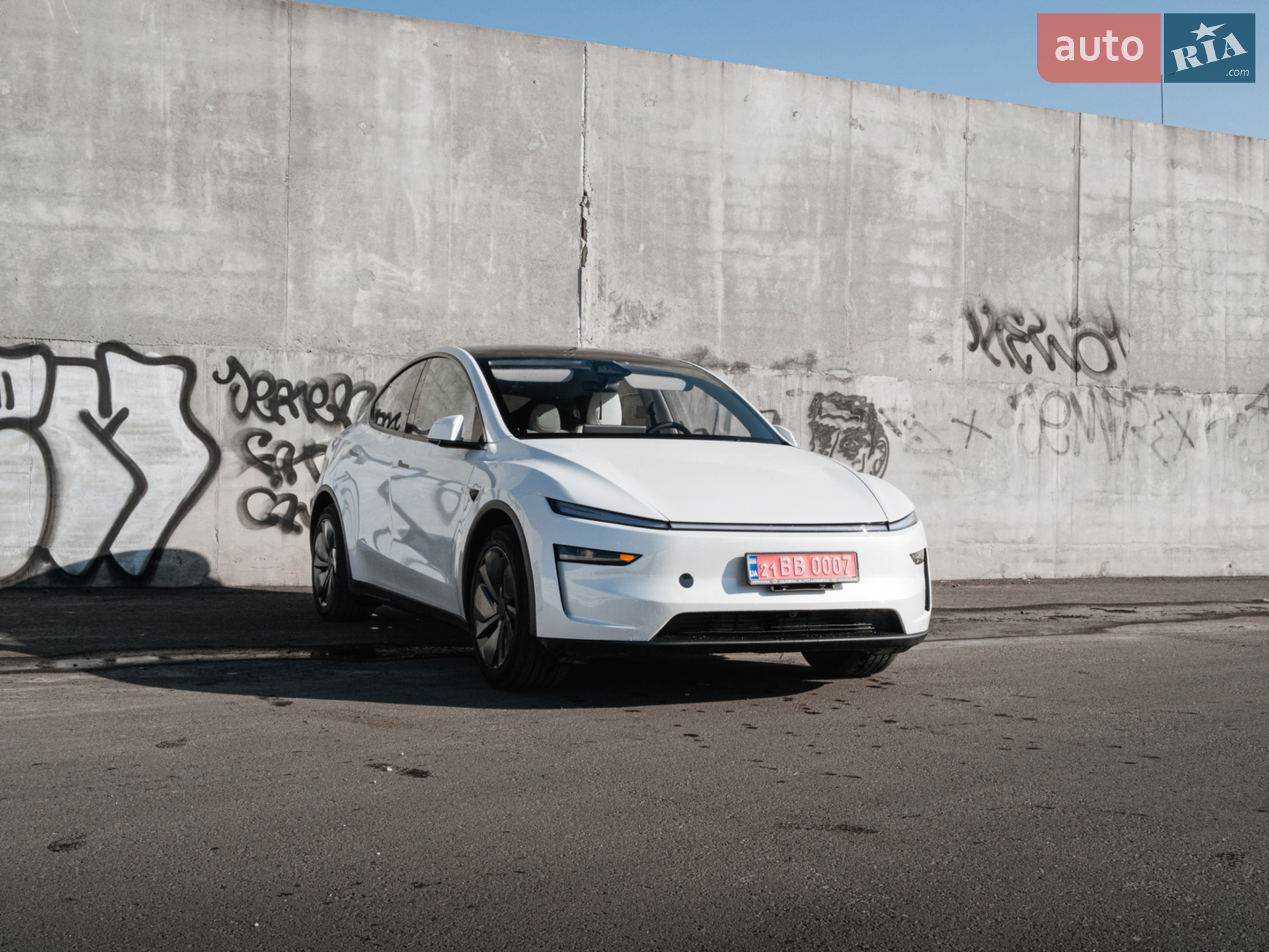 2025 Tesla Model Y - мініатюра 2