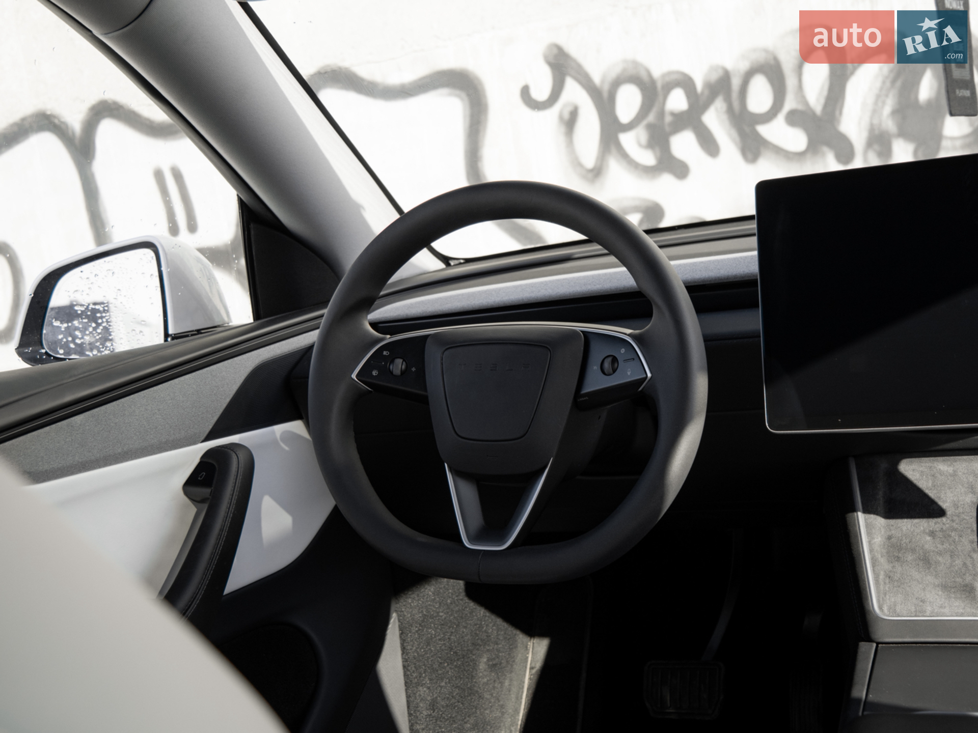 2025 Tesla Model Y - мініатюра 35