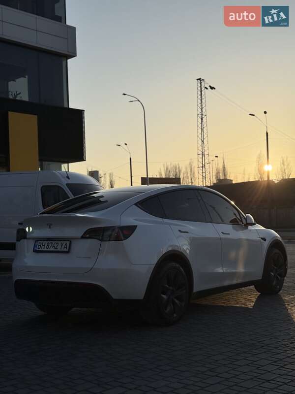 Позашляховик / Кросовер Tesla Model Y 2024 в Одесі