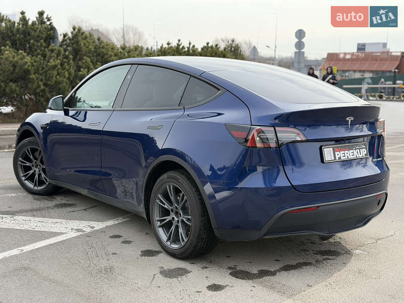 Позашляховик / Кросовер Tesla Model Y 2024 в Києві фото 6 Позашляховик / Кросовер Tesla Model Y 2024 в Києві