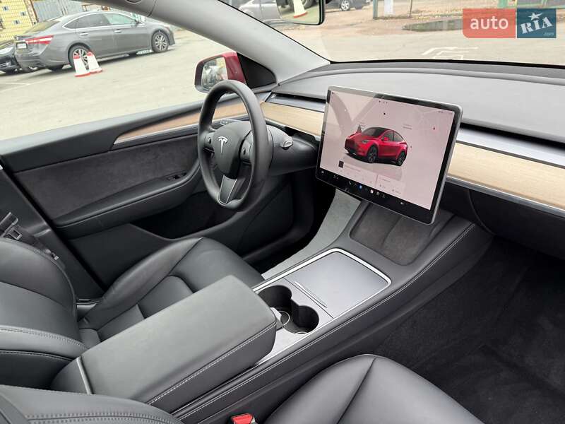 Позашляховик / Кросовер Tesla Model Y 2024 в Києві фото 25 Позашляховик / Кросовер Tesla Model Y 2024 в Києві
