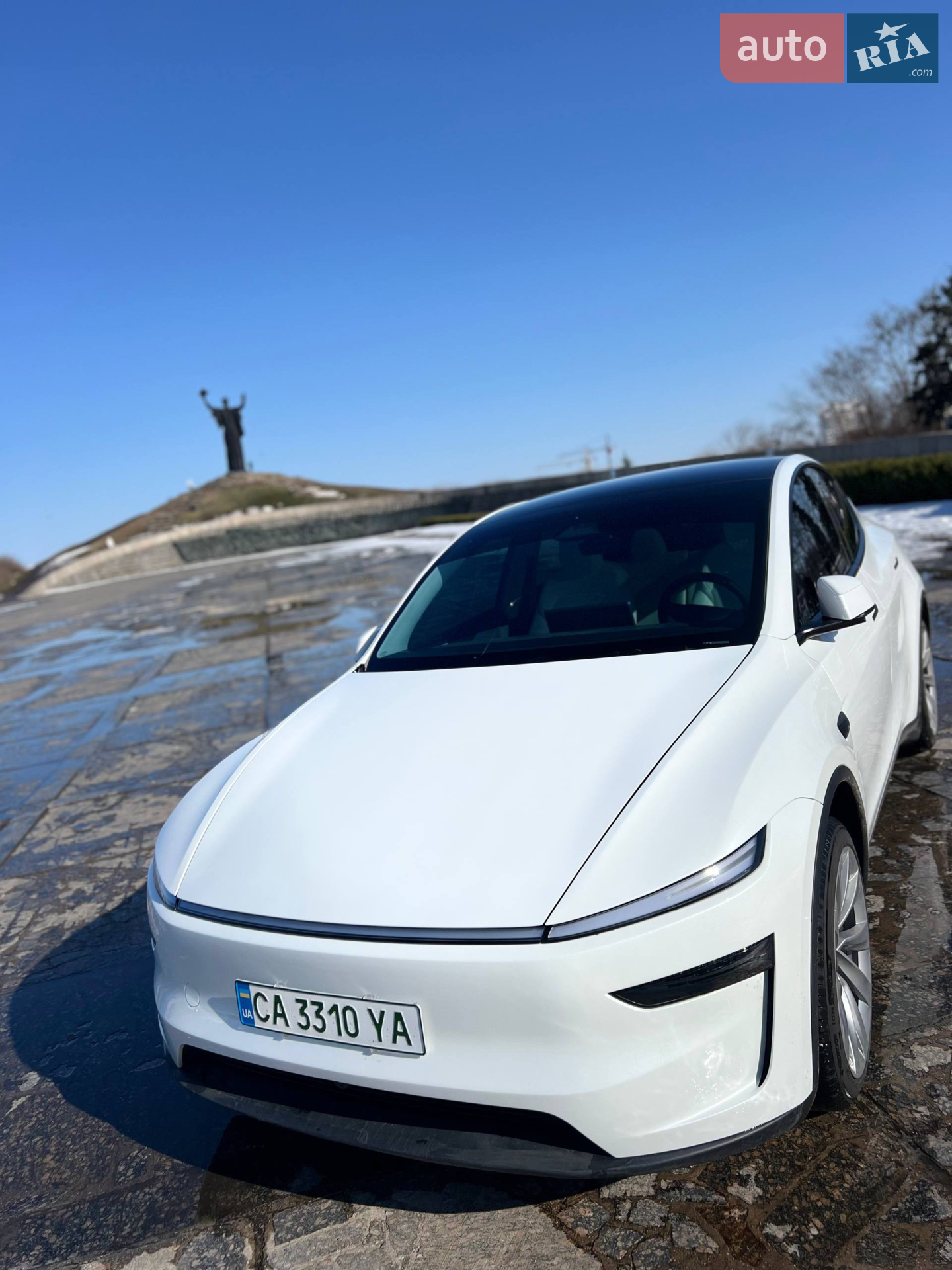 2025 Tesla Model Y - мініатюра 2