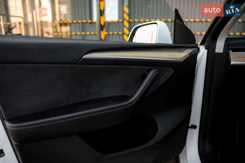 Позашляховик / Кросовер Tesla Model Y 2023 в Житомирі фото 14 Позашляховик / Кросовер Tesla Model Y 2023 в Житомирі