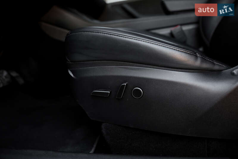 Позашляховик / Кросовер Tesla Model Y 2023 в Житомирі фото 18 Позашляховик / Кросовер Tesla Model Y 2023 в Житомирі
