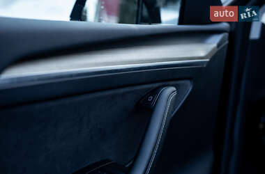 Внедорожник / Кроссовер Tesla Model Y 2023 в Киеве