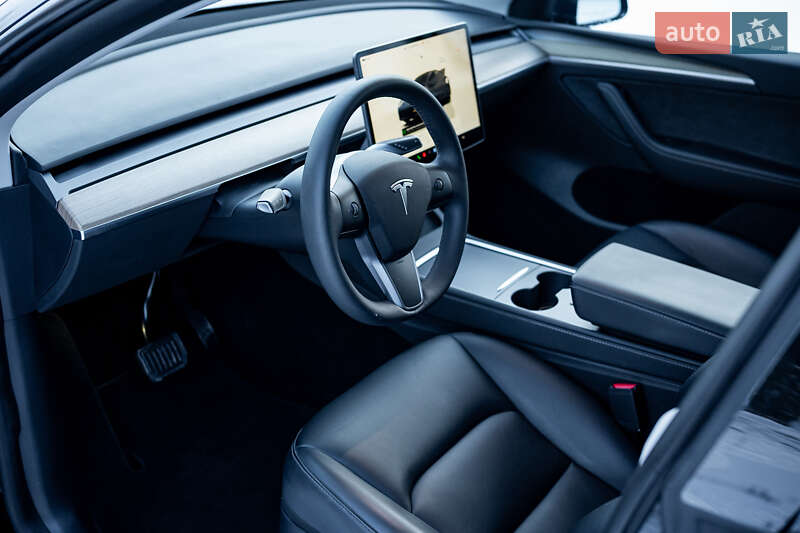 Позашляховик / Кросовер Tesla Model Y 2023 в Києві
