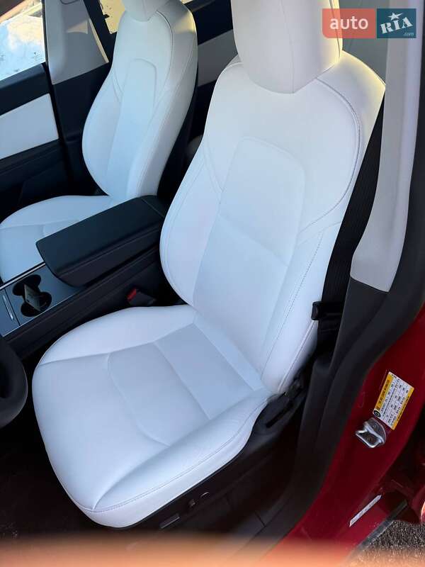 Внедорожник / Кроссовер Tesla Model Y 2021 в Тернополе