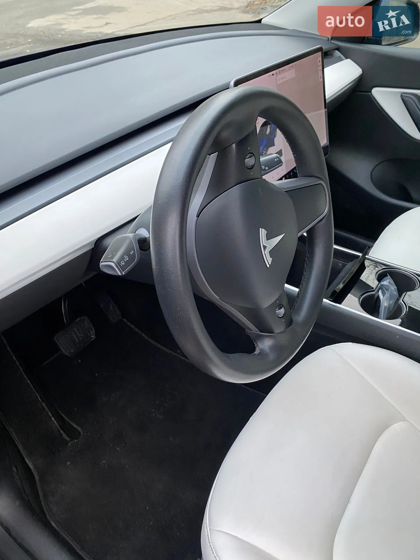 2020 Tesla Model Y - мініатюра 8