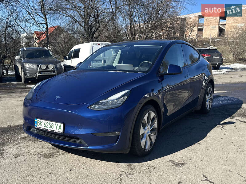 Позашляховик / Кросовер Tesla Model Y 2023 в Рівному