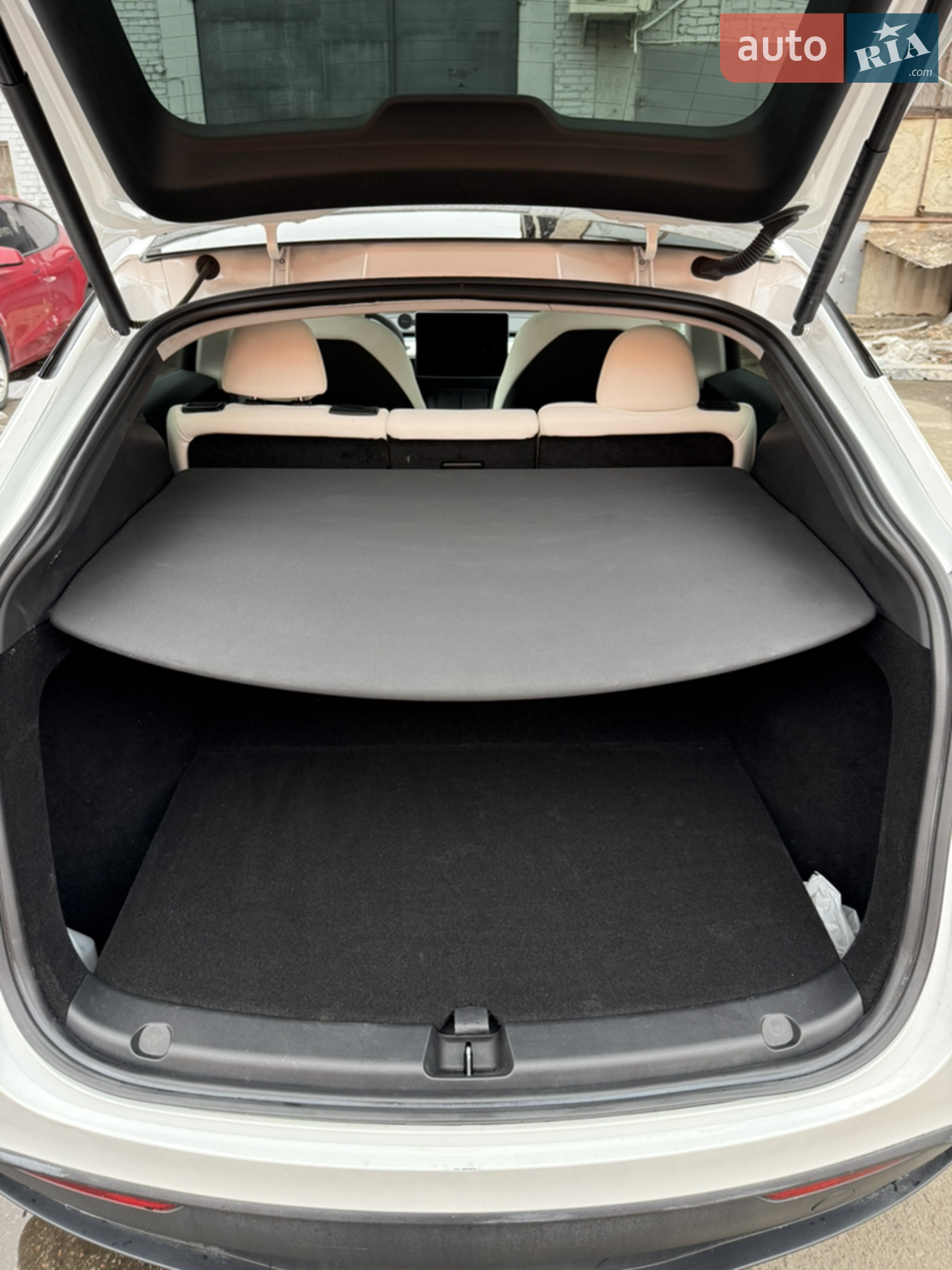 2024 Tesla Model Y - мініатюра 9