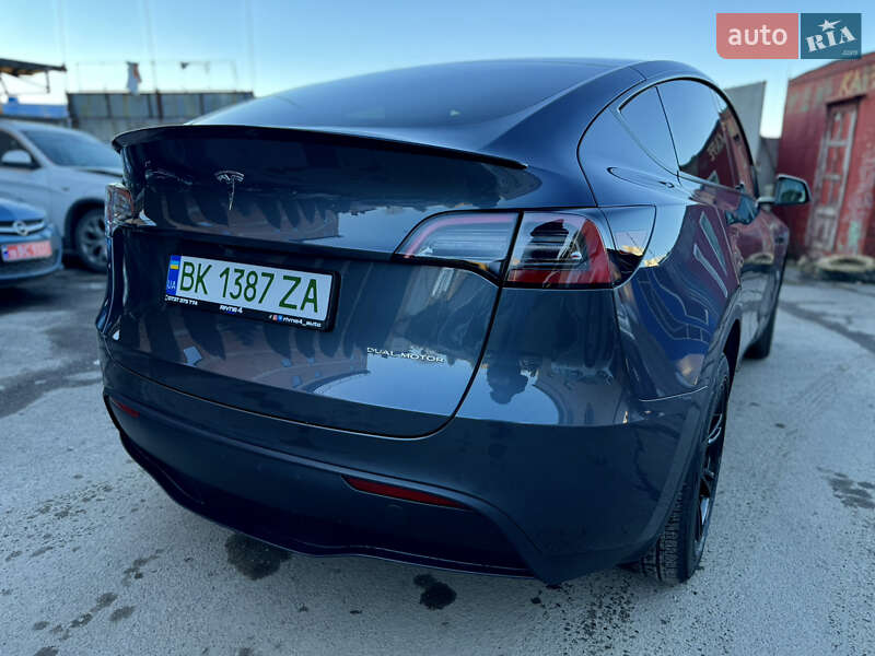 Внедорожник / Кроссовер Tesla Model Y 2023 в Ровно