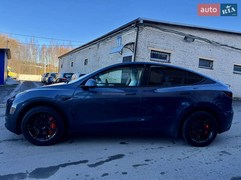 Внедорожник / Кроссовер Tesla Model Y 2023 в Ровно