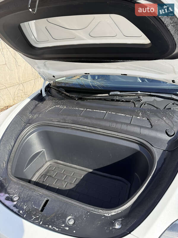 Позашляховик / Кросовер Tesla Model Y 2023 в Рівному