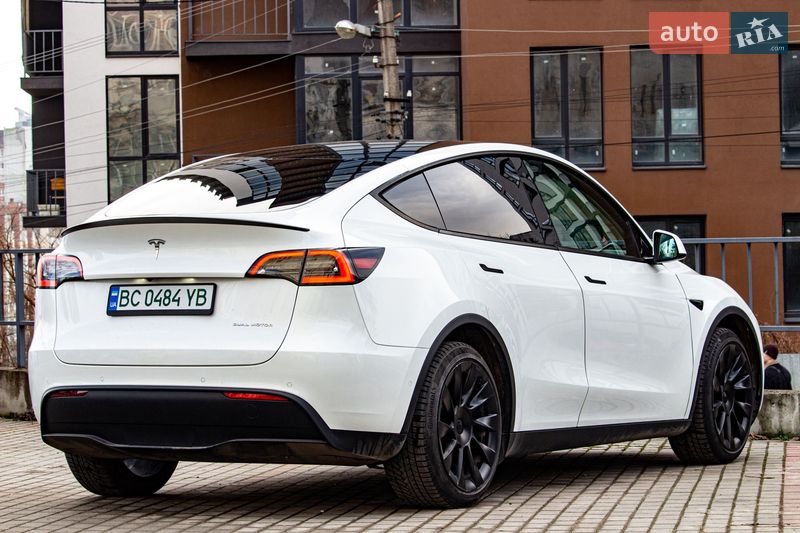 Позашляховик / Кросовер Tesla Model Y 2022 в Львові