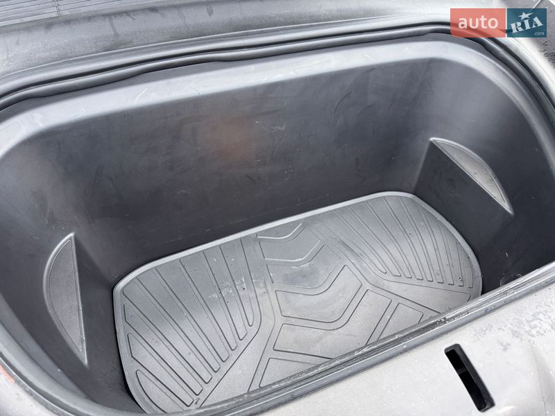 Внедорожник / Кроссовер Tesla Model Y 2020 в Ивано-Франковске