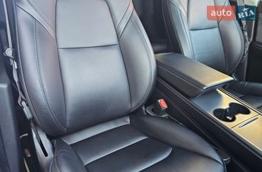 Позашляховик / Кросовер Tesla Model Y 2021 в Тернополі