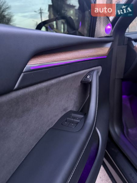 Позашляховик / Кросовер Tesla Model Y 2024 в Дніпрі