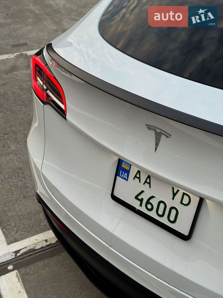 Внедорожник / Кроссовер Tesla Model Y 2022 в Киеве