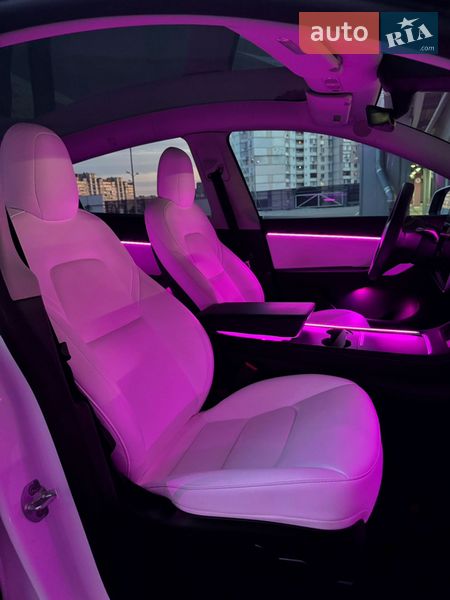 Внедорожник / Кроссовер Tesla Model Y 2022 в Киеве