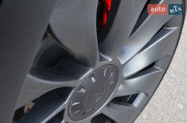 Внедорожник / Кроссовер Tesla Model Y 2024 в Трускавце