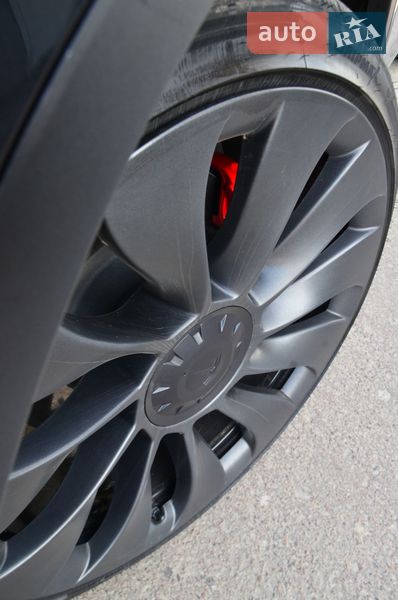 Внедорожник / Кроссовер Tesla Model Y 2024 в Трускавце