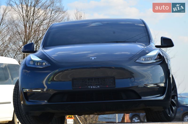 Внедорожник / Кроссовер Tesla Model Y 2024 в Трускавце