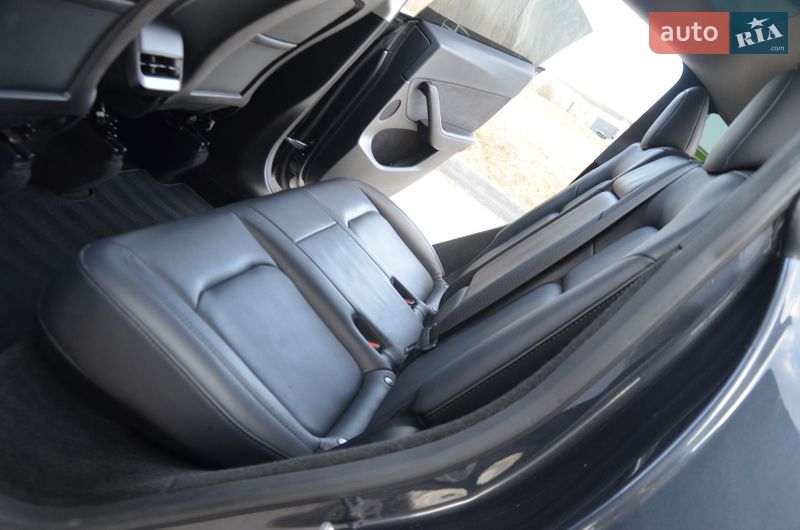 Внедорожник / Кроссовер Tesla Model Y 2024 в Трускавце